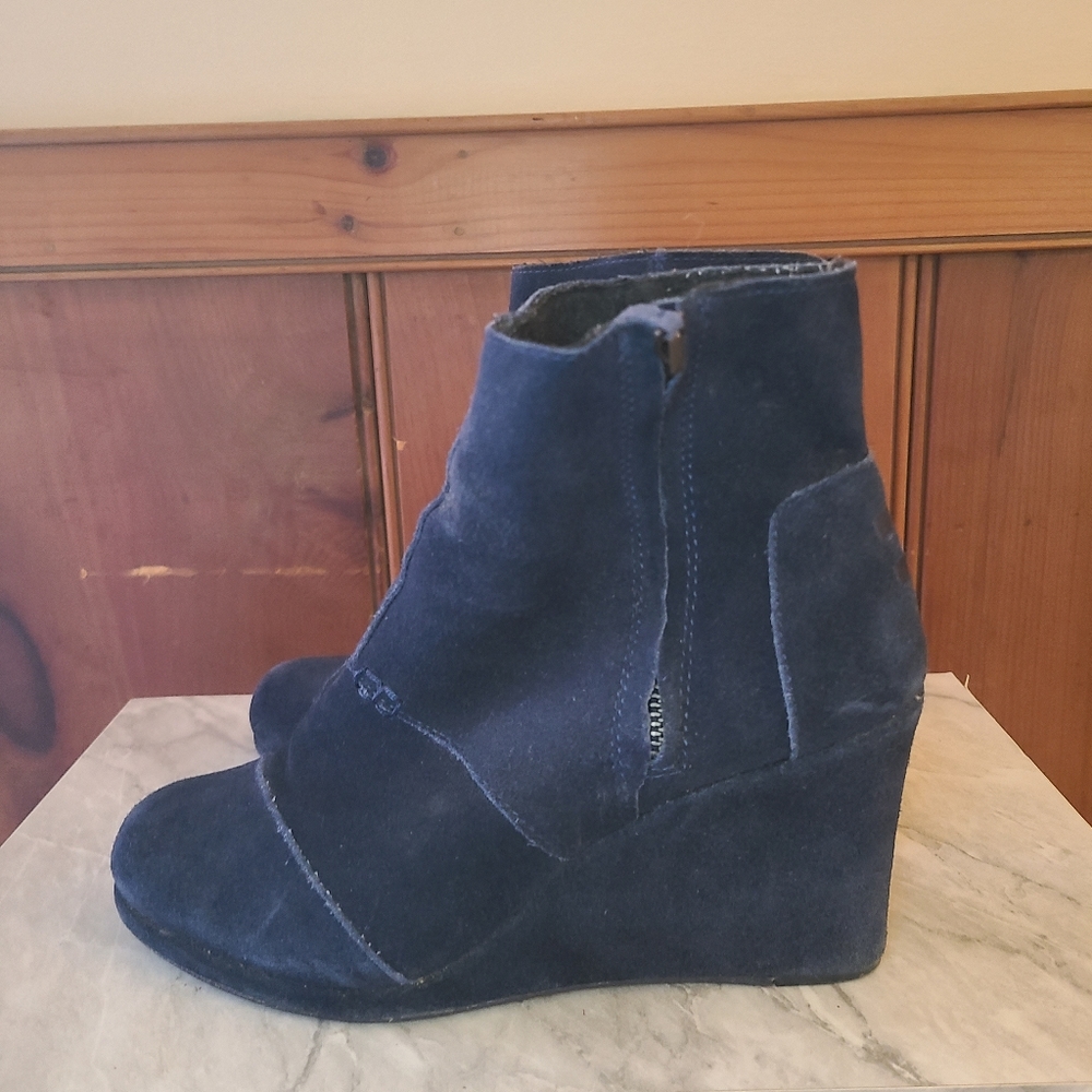 Toms Blue Suede Wedge Boots‎